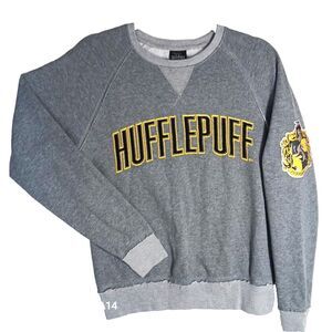 Harry Potter Hufflepuff Gray Sweatshirt Small Universal Studios Wizarding World